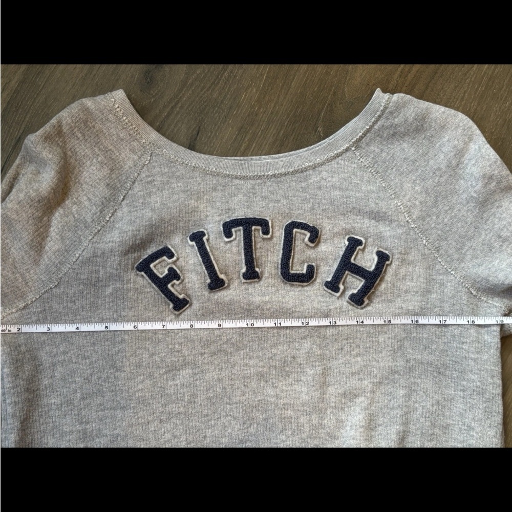 Abercrombie & Fitch Heather Gray Crewneck Sweatshirt Lightweight Cropped Size M - Picture 4 of 6